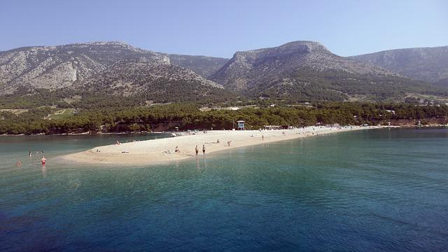 Zlatni Rat: Najkrajšia pláž Jadranu čaká len na teba