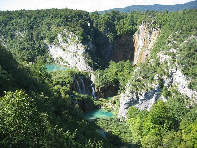 Jesenné farby Plitvických jazier: Fotogenické miesta