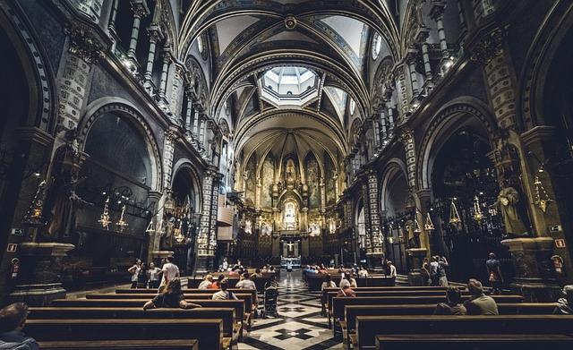 Barcelona: ⁢Mesto Gaudího a⁢ pláží láka na letnú dovolenku