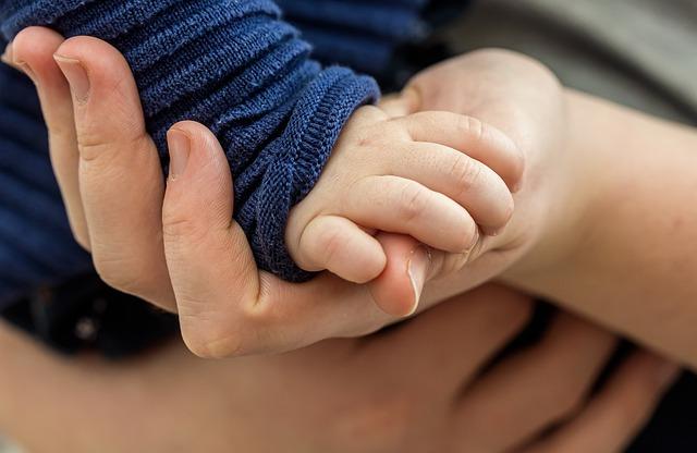 Podpora pre materská a otcovská v Rakúsku a na Slovensku