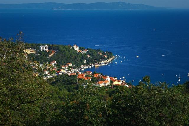 Rabac: Perla Istrie s krištáľovo čistým morom