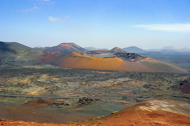 Lanzarote: Kanársky ostrov s mesačnou krajinou a plážami